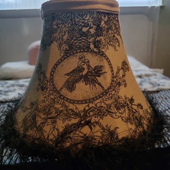 Lamp with cream and black toile shade - Picture 2 of 2